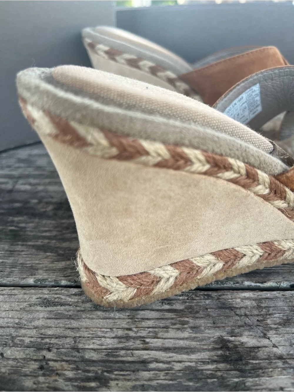 UGG Women's Chestnut Suede Shearling Espadrille Wedges sz 5, with box